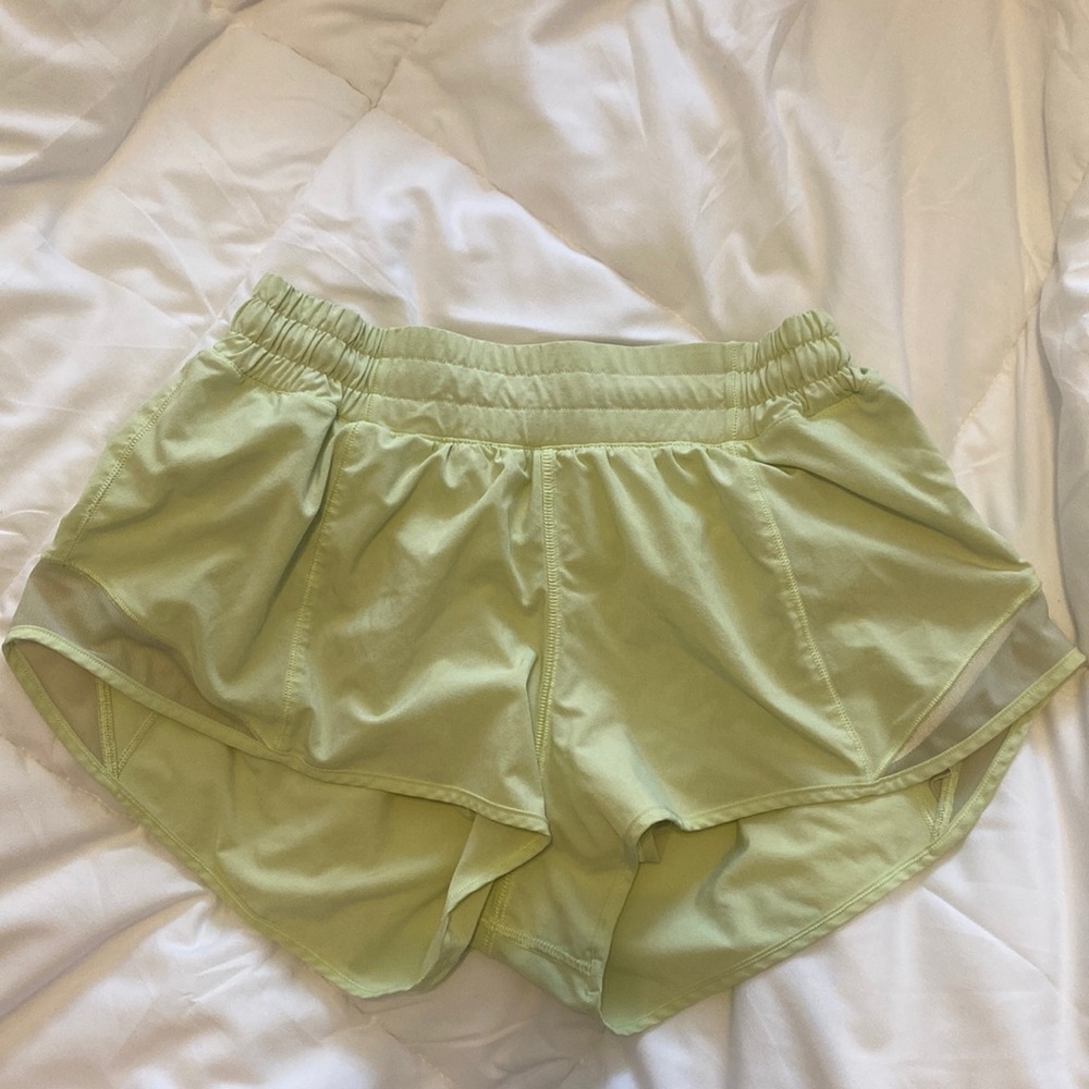 Lululemon 2.5 in Hotty hot shorts